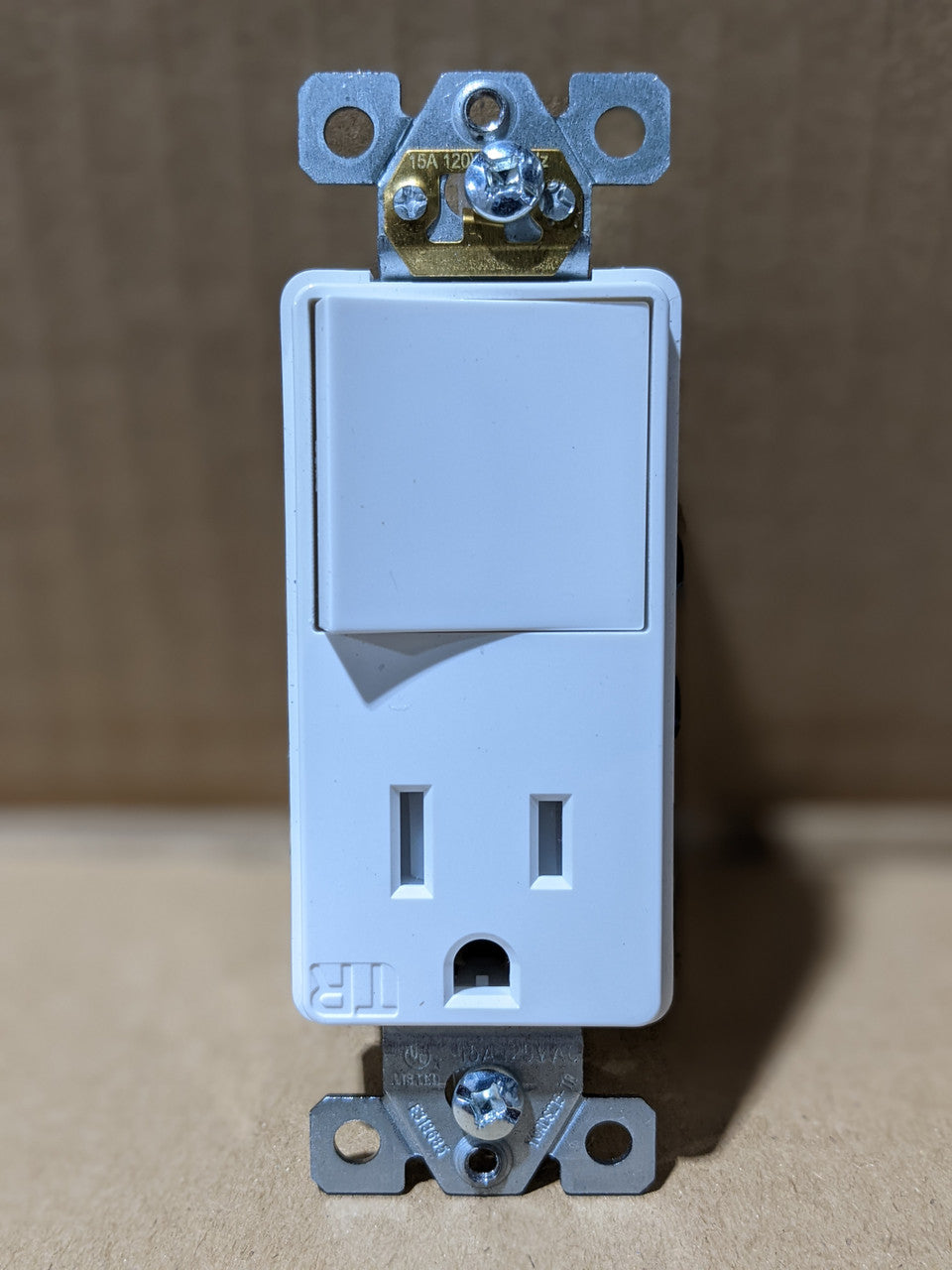 White Decorator Switch & 15A TR Outlet Combination Wiring Device